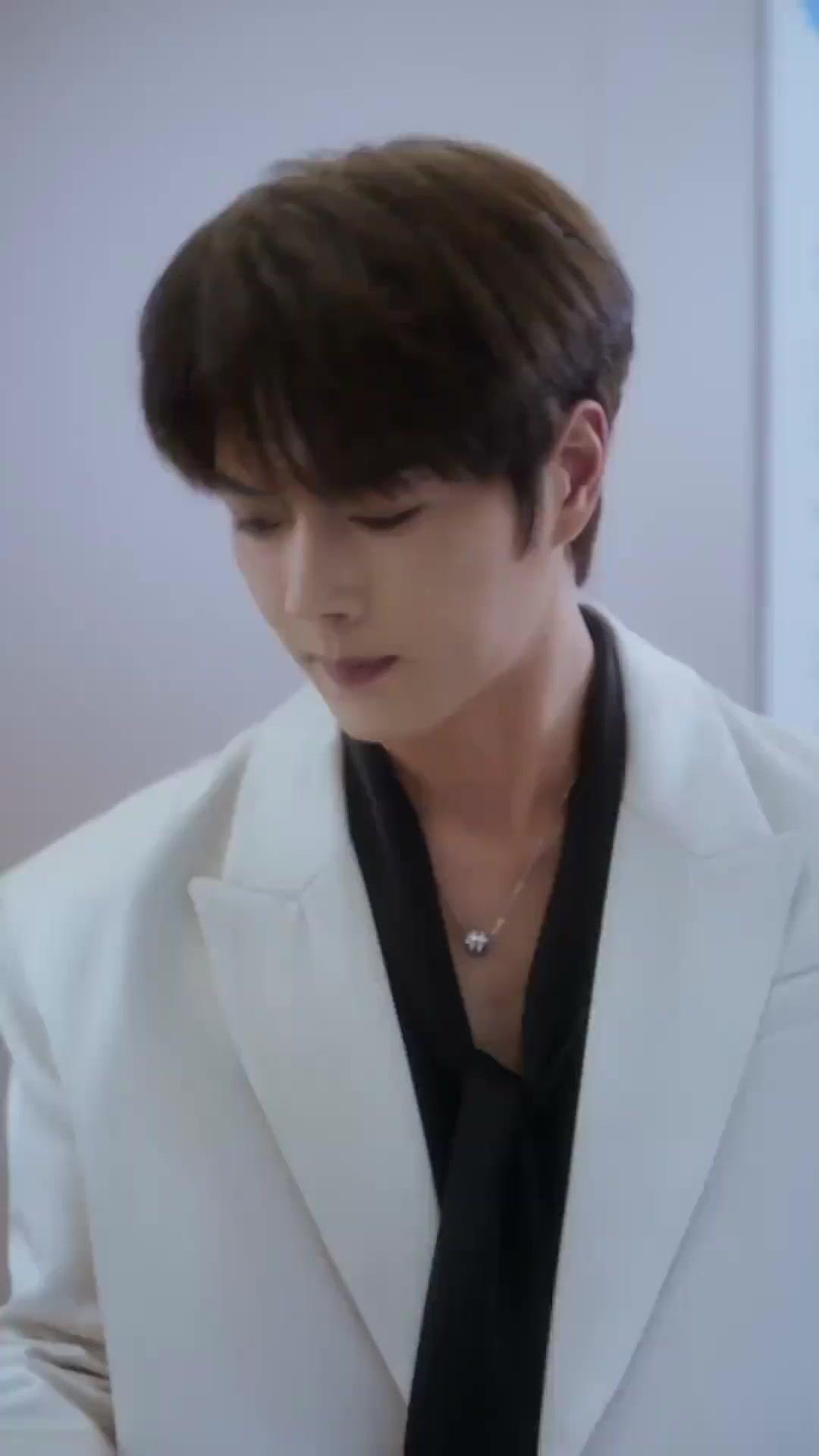 Sr. Corvo, Você é o Meu Noivo?!