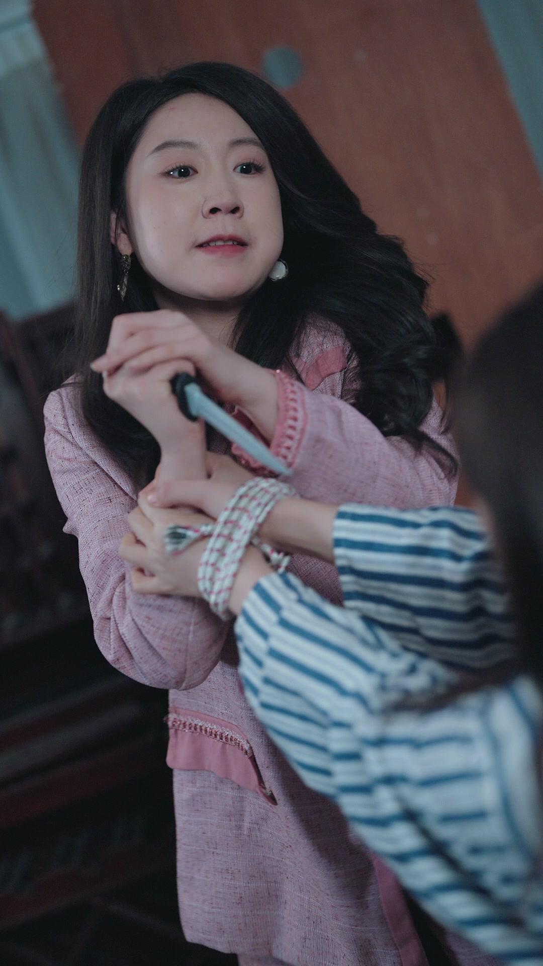 Ugly Husband's Secret Identity