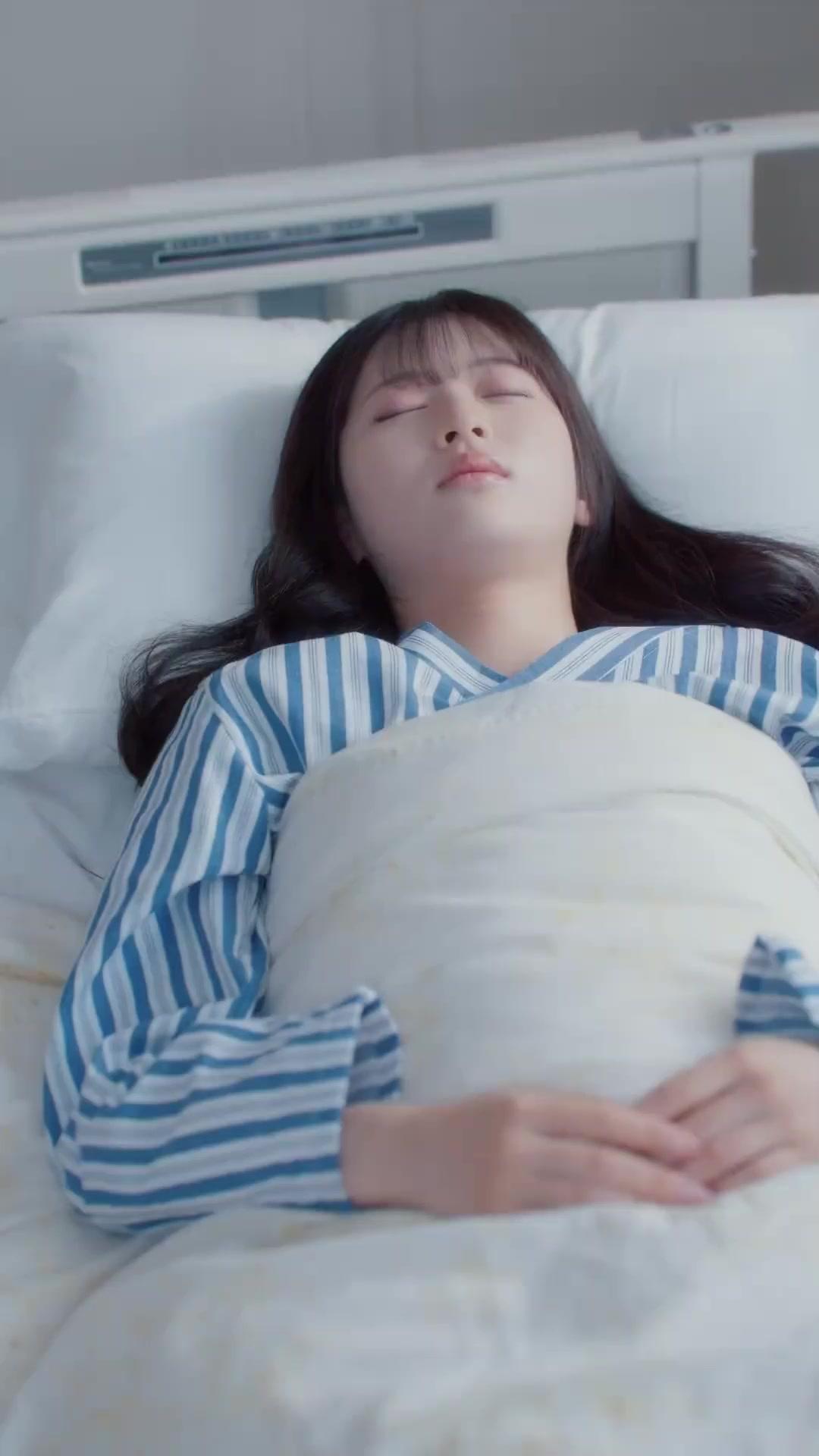 잠든 여동생, 후회하는 오빠들