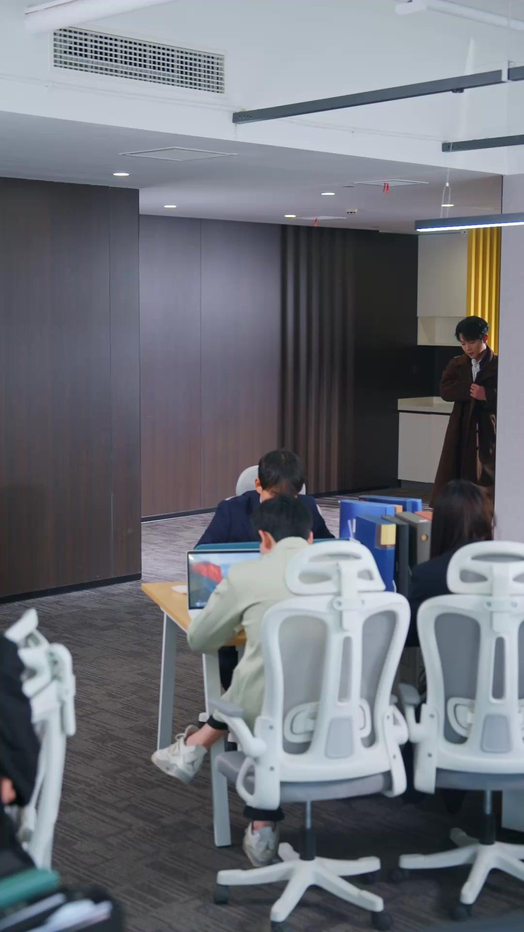 窮養二十年，開局配總裁