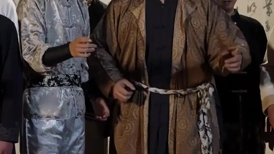 Her Spear, Their Tear: Jian Yu’s Coronation of Shadows