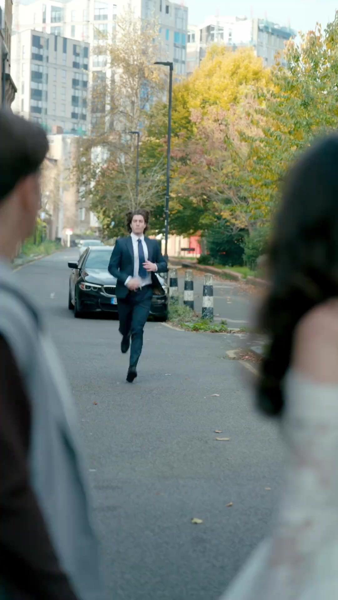 (Doblado)Llega el hombre indicado