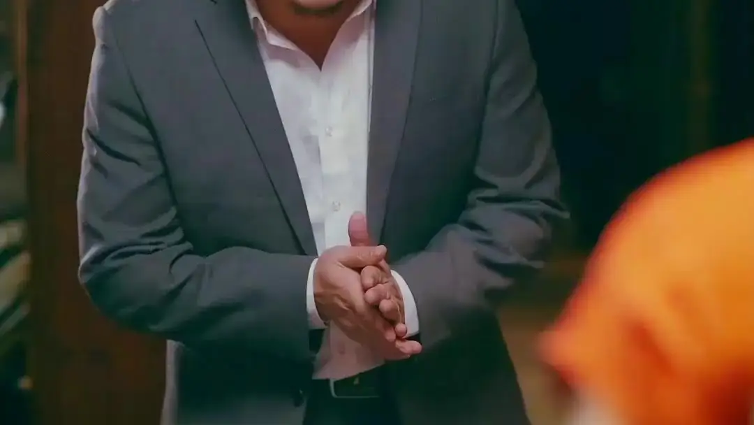 Veggie Husby Woke Up A Billionaire: When the Qipao Becomes a Weapon