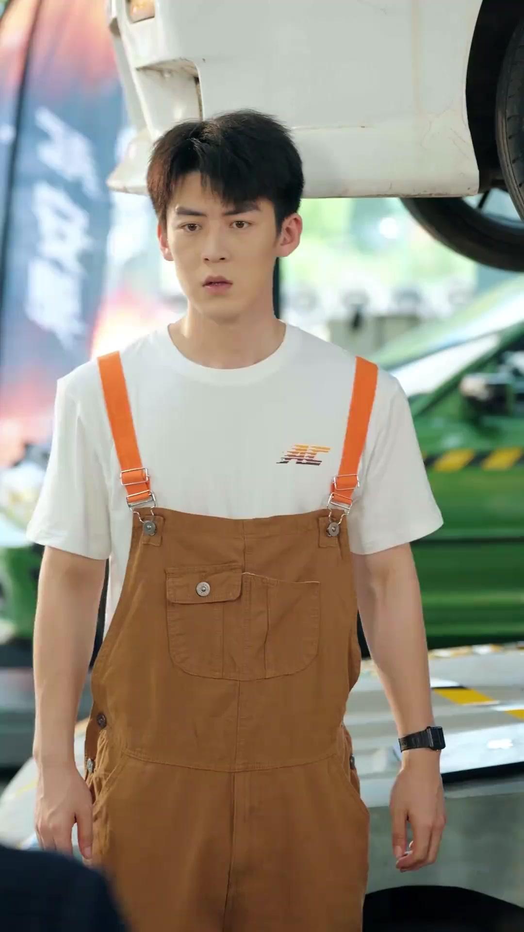 (Doblado)Derrapando con el mecánico