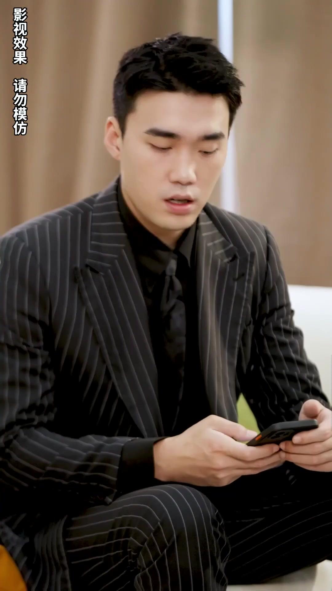 L'IDENTITÉ SECRÈTE DE MON MARI