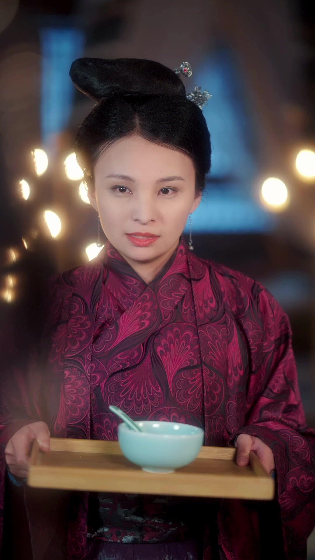 L'IVRESSE DE LA COURONNE