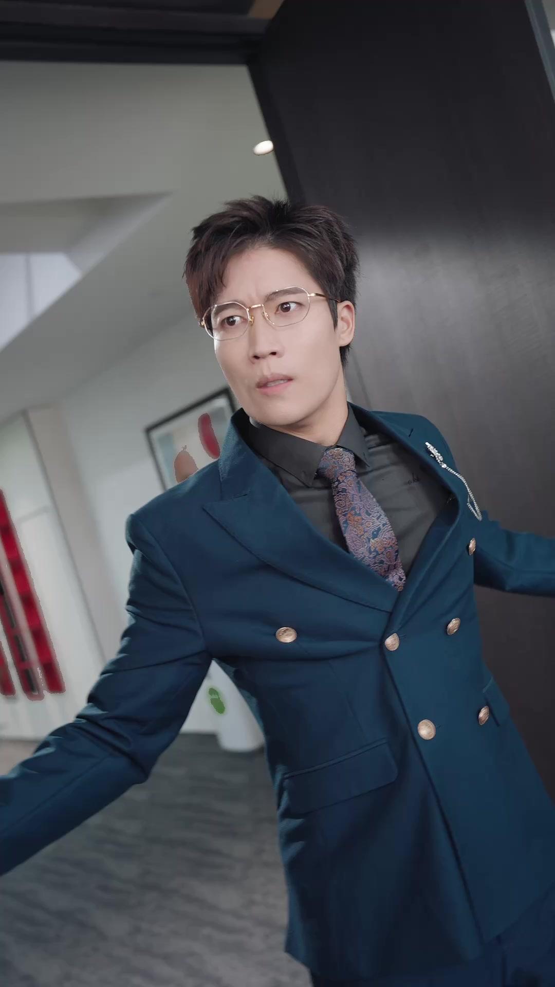 C'EST MOI LA VRAIE, DÉGAGE! 