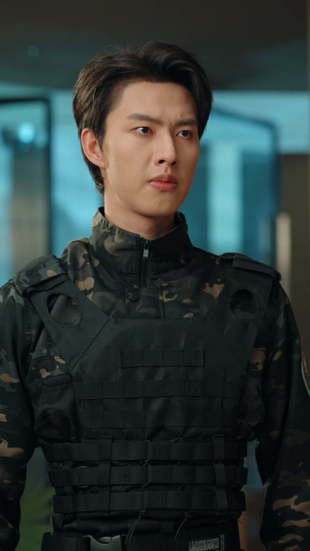 Satu Atap, Dua Kisah Cinta