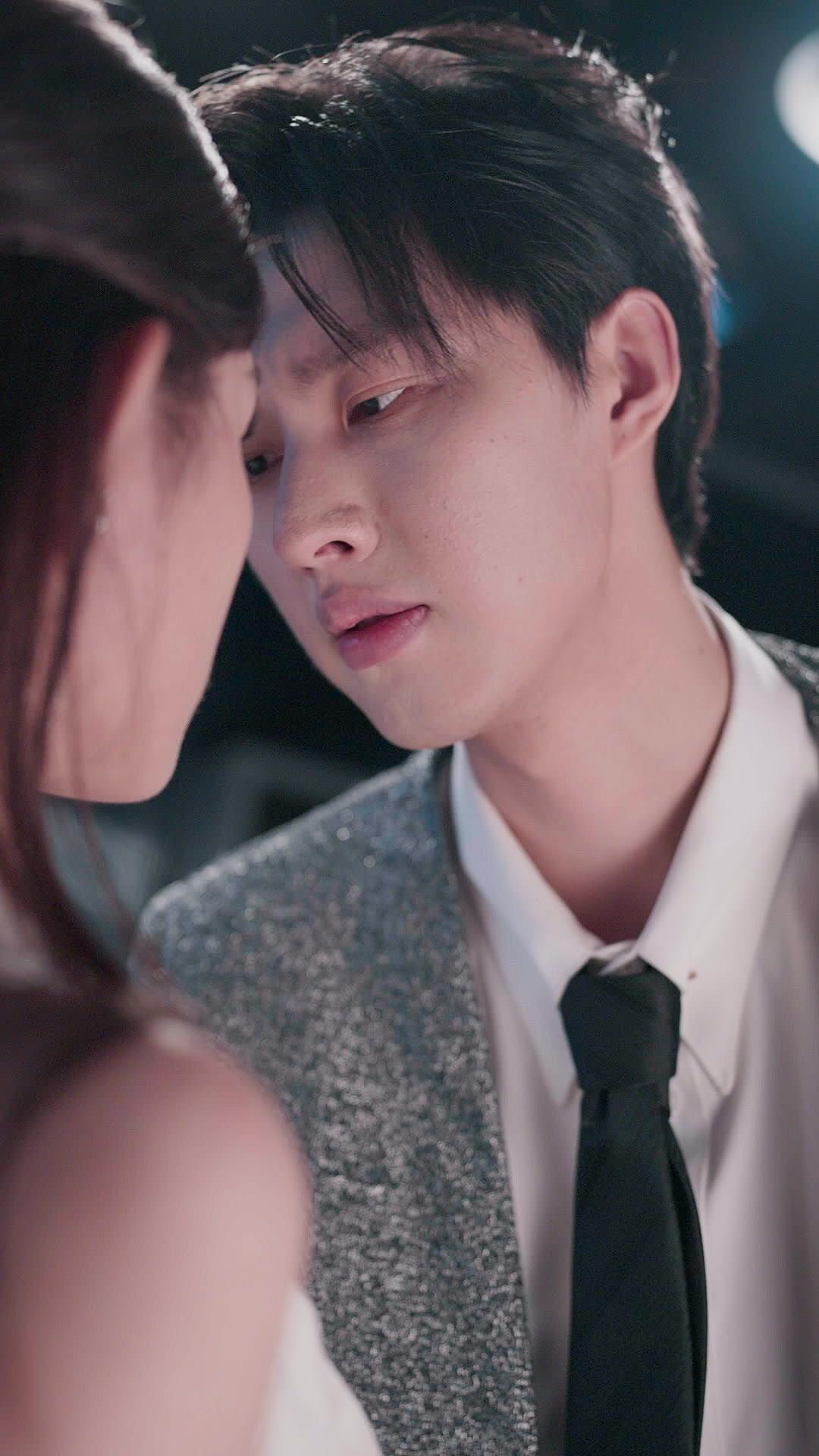 Tiga Hati, Dua Ikatan