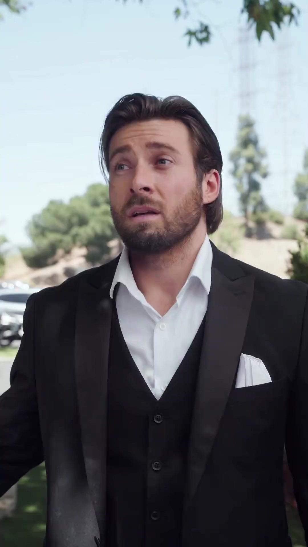 Schwangere Erbin: Verwöhnt von fünf Onkeln