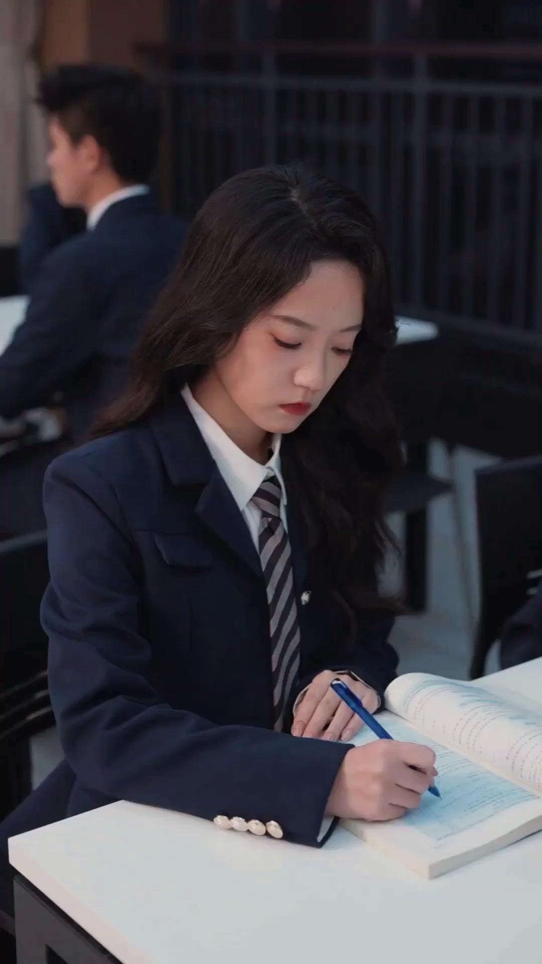 (Dublagem)Ela Nunca Foi Comum