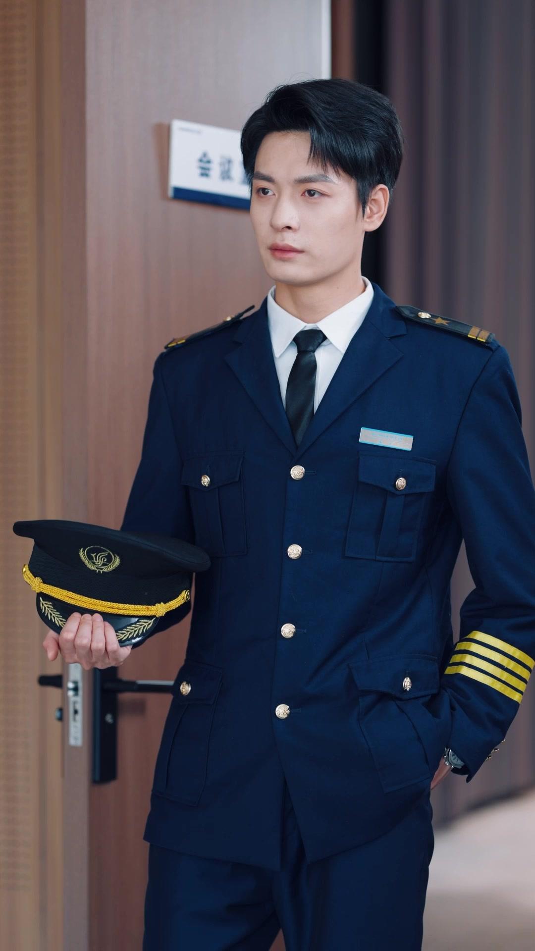 5 Years of Love? He's Clueless! 