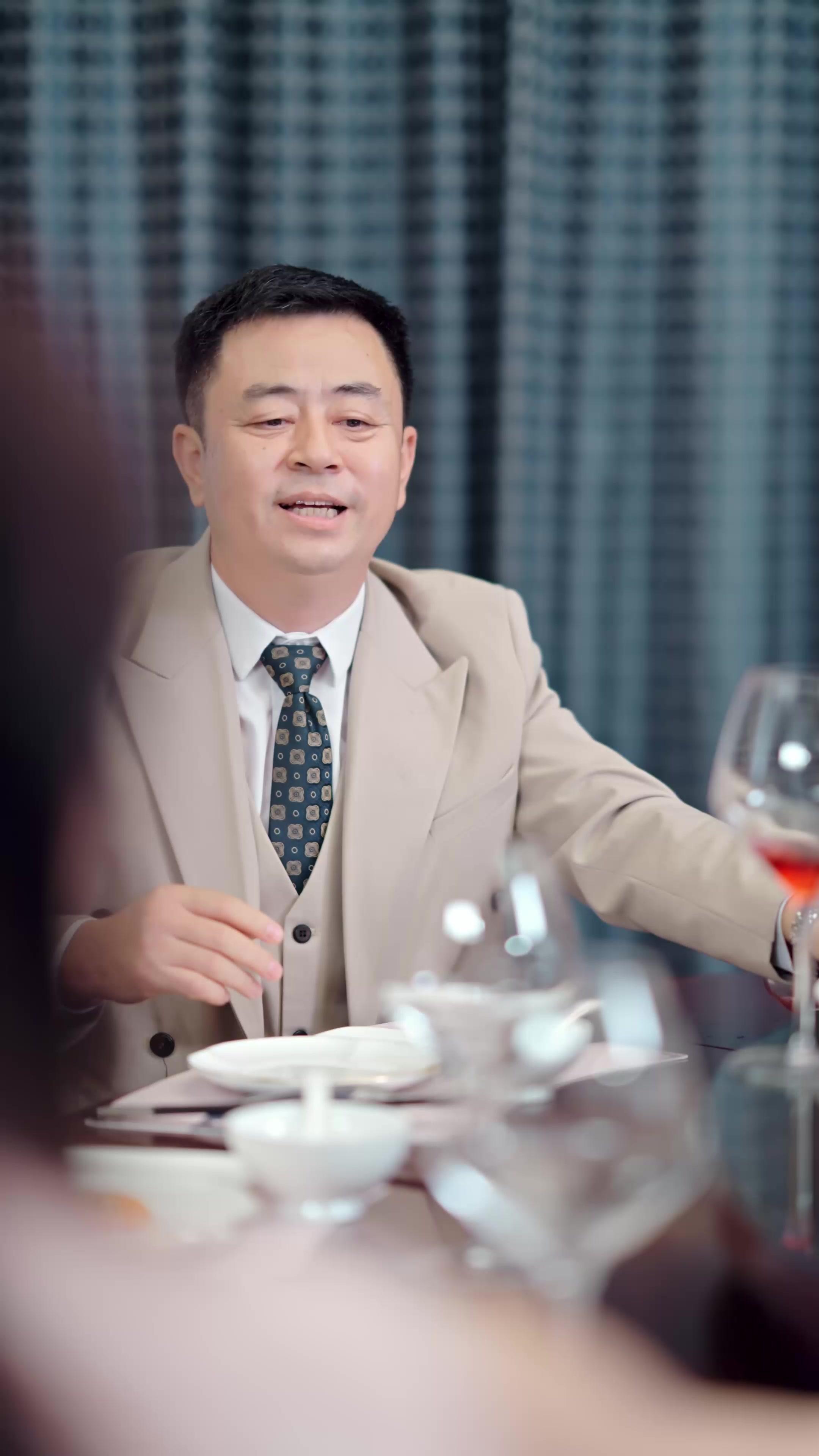 Hired a Billionaire as Baby’s Dad 