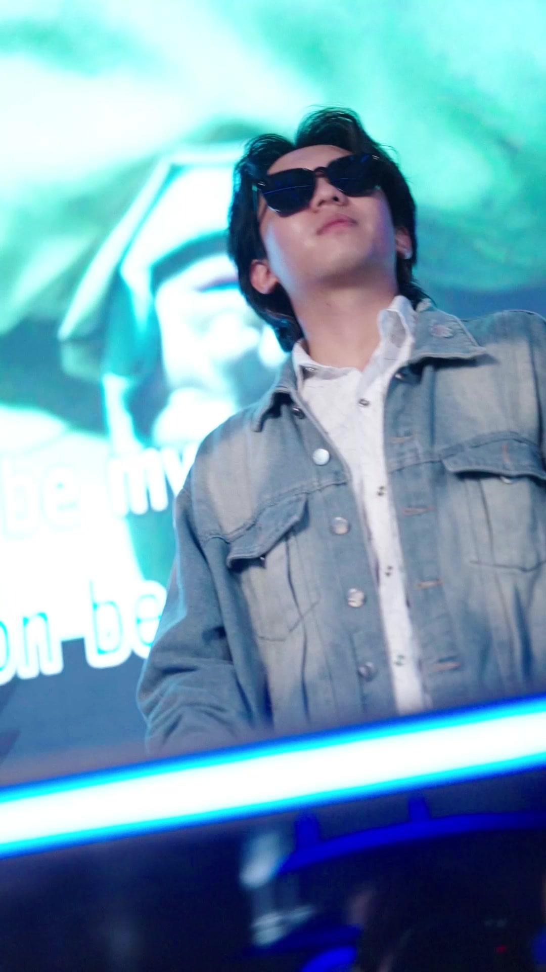 錯愛成囚：白月光还是替身？