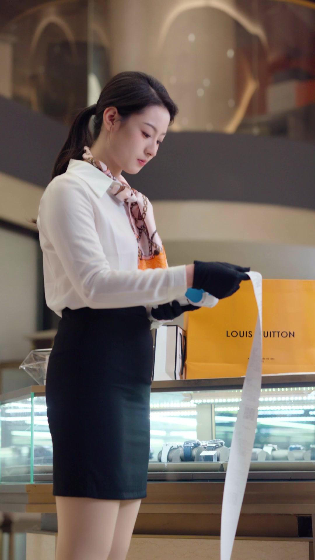 The Salesgirl’s Billionaire Baby