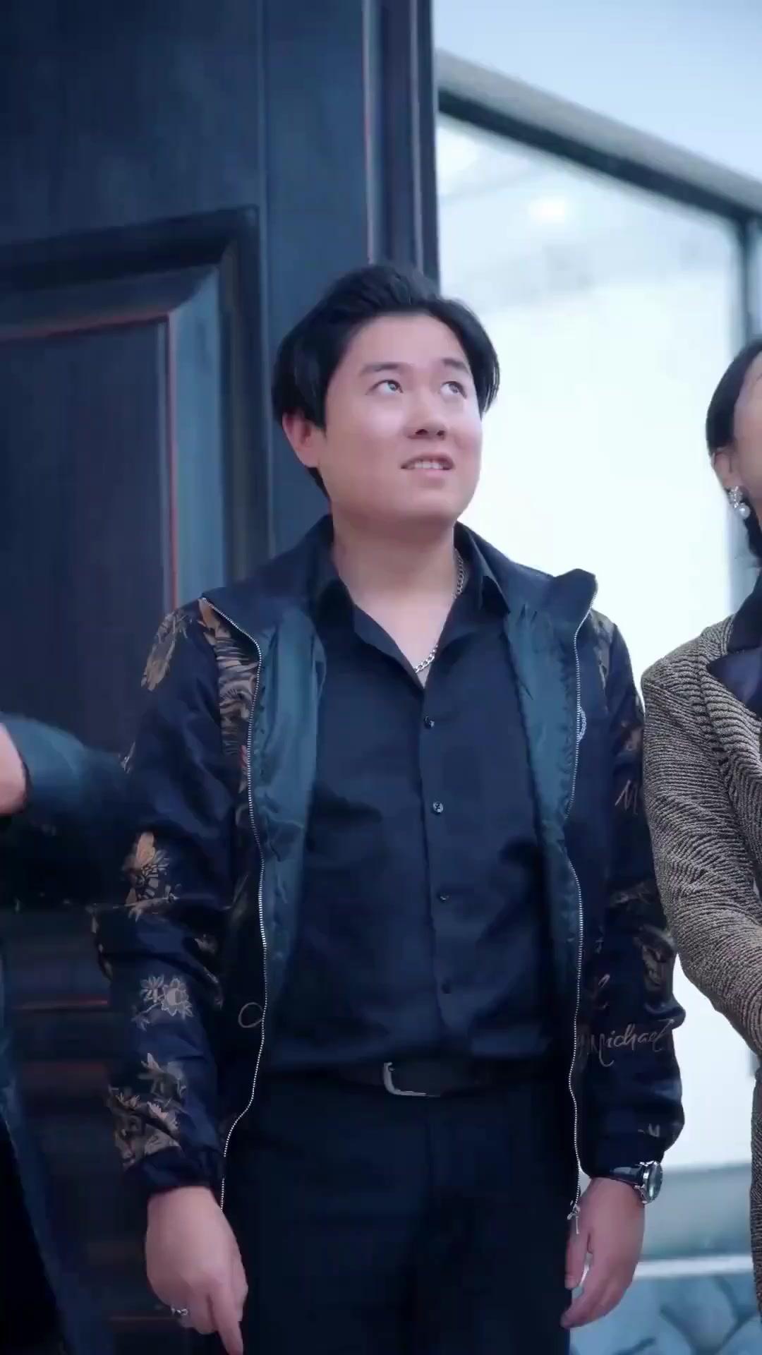 (Dubbed) A Discarded Wife? The Billionaire’s Lucky Charm!