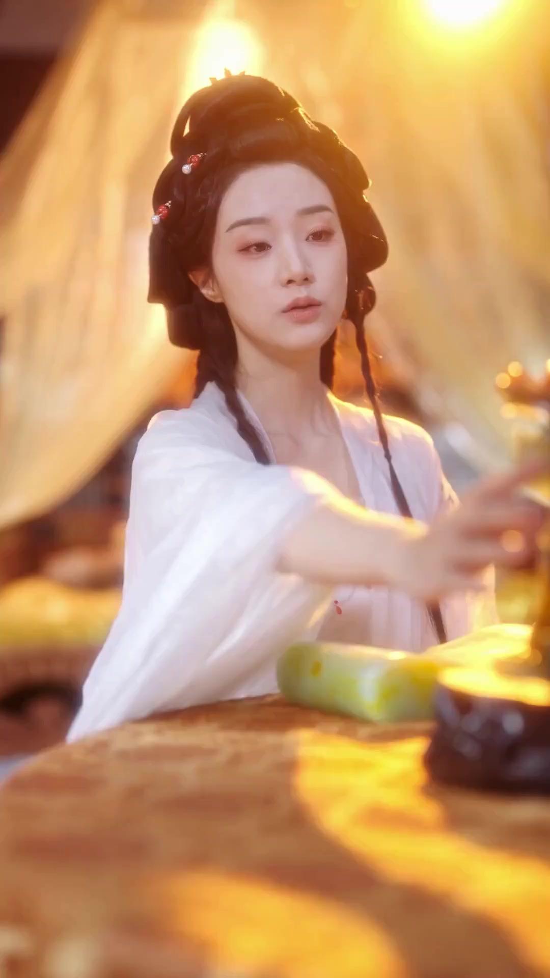 (Dubbed) Her Radiance, His Path