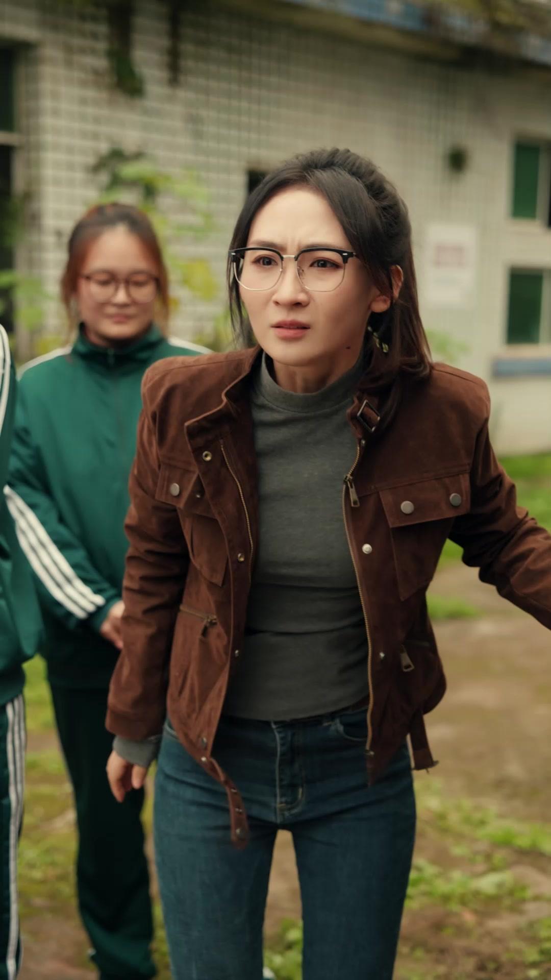 為女只身闖魔窟