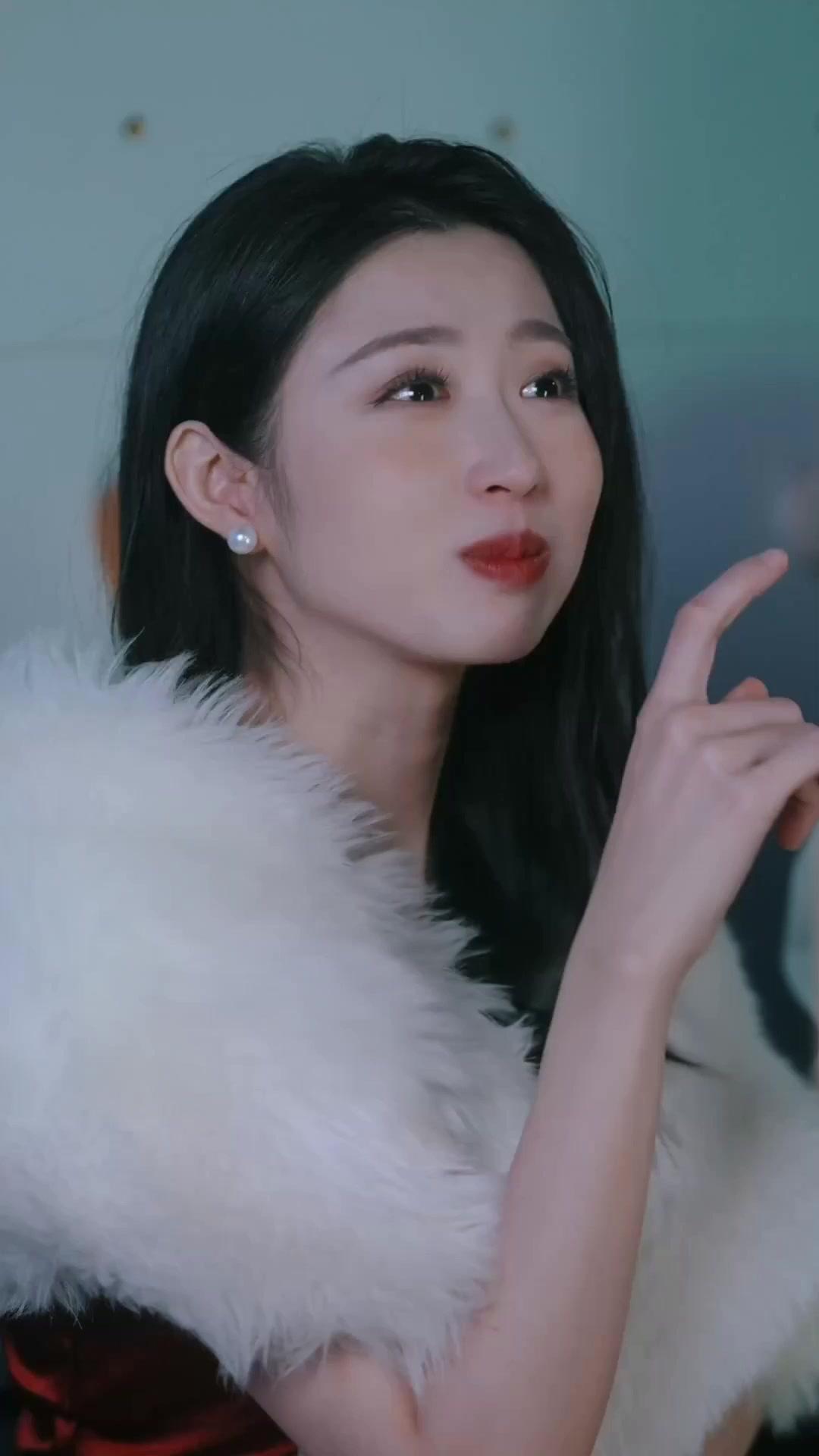 TRAQUÉES PAR L'AMOUR