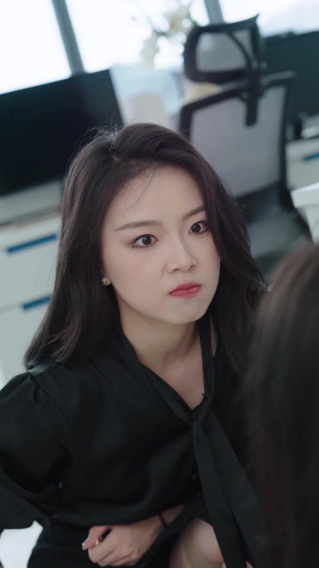 Kaan Bey eziyet etmeyin, siz aslında kardeşsiniz!