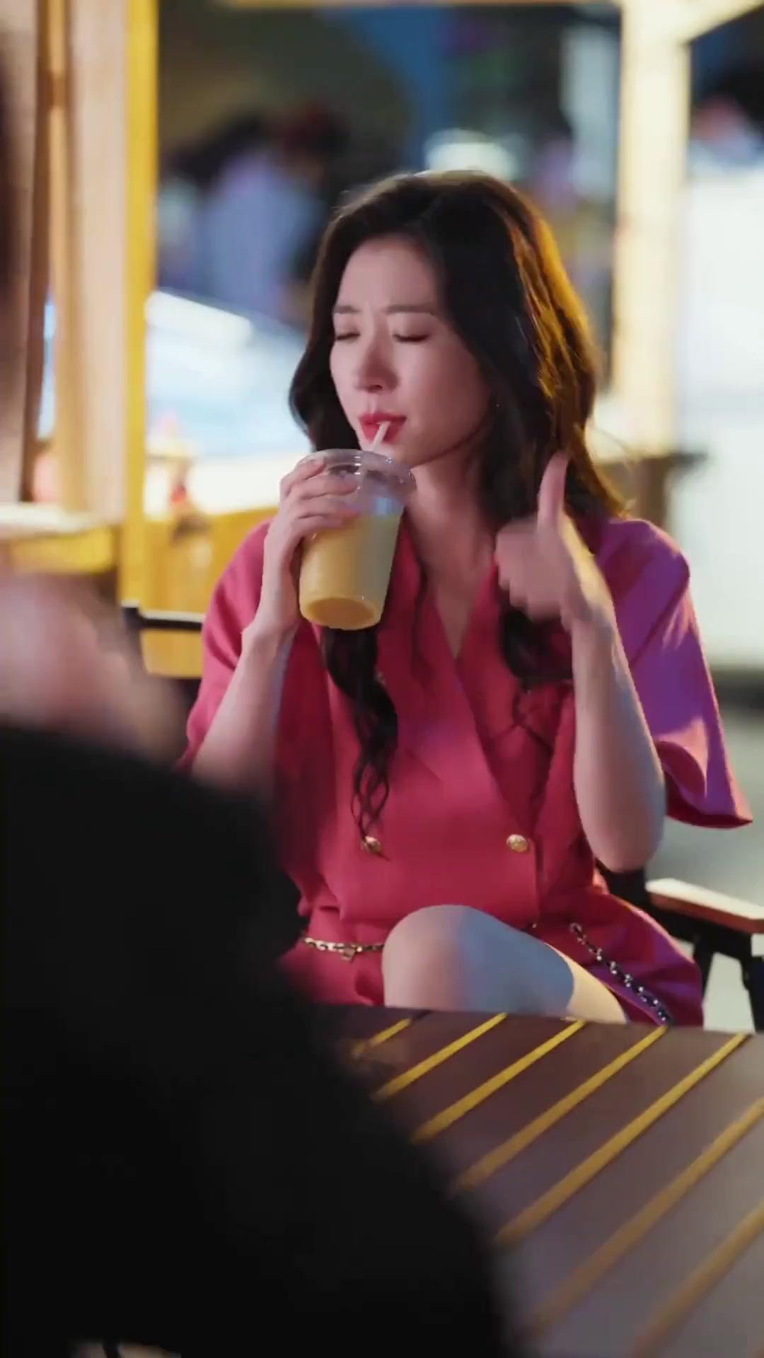 (Dublagem)Presas no Romance Errado