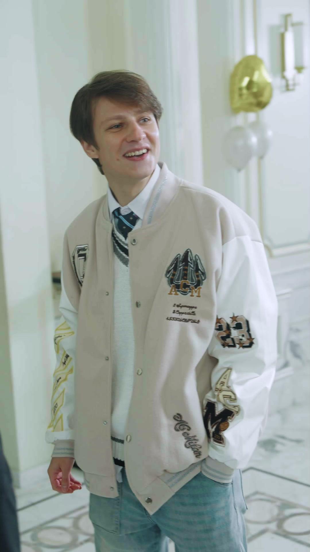 King Returns on Christmas Eve