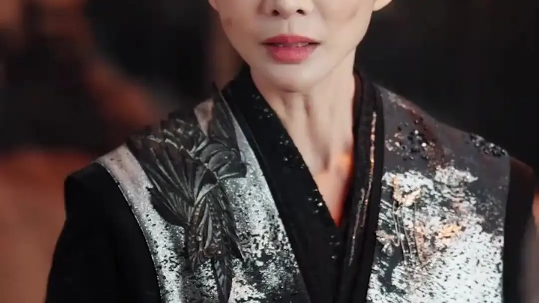 Sürpriz Kahraman 2: Kırmızı Elbise ve Kayıp Nefes