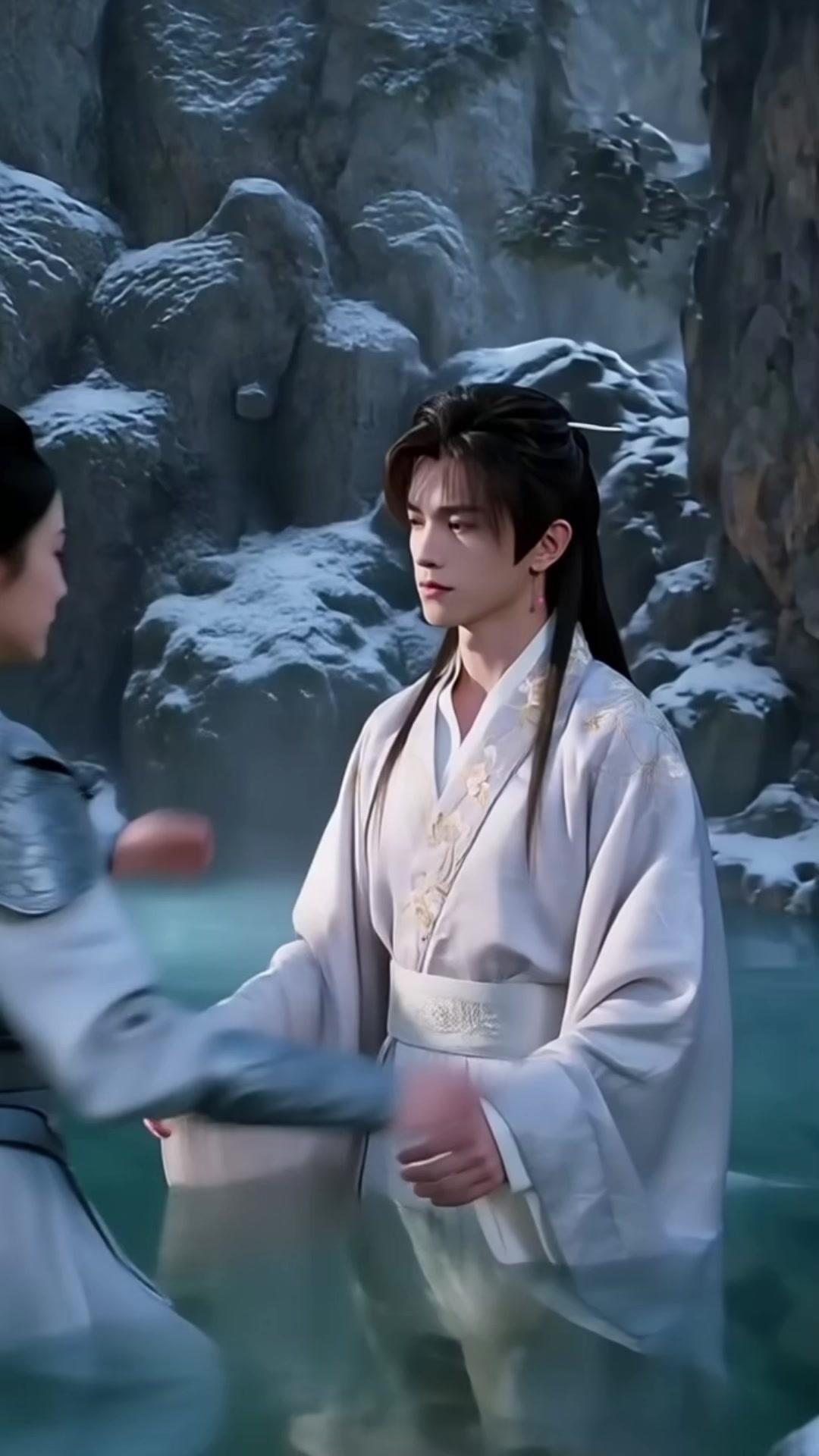 ¡Socorro, el solo observa!