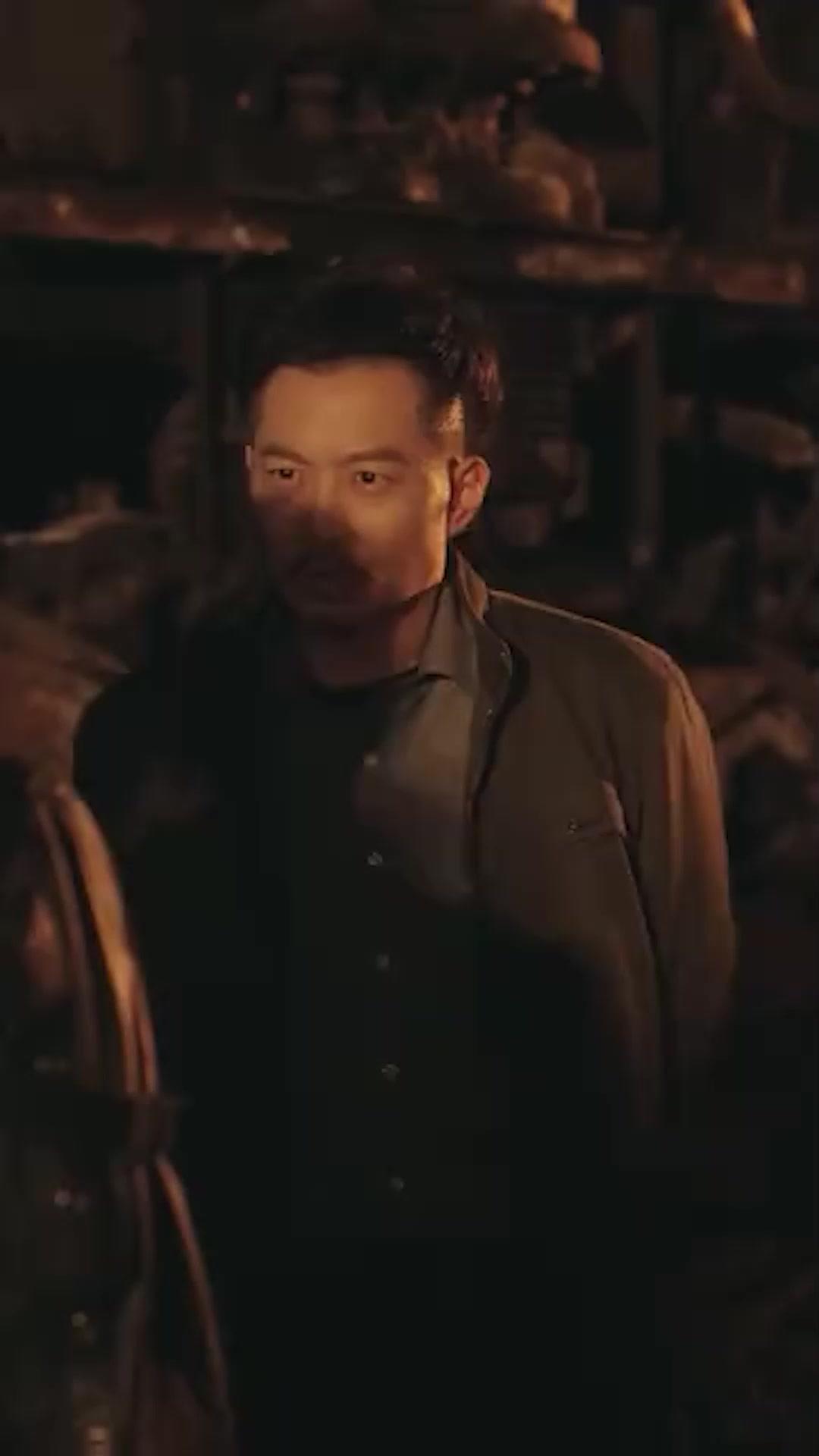 الذئب الخفي