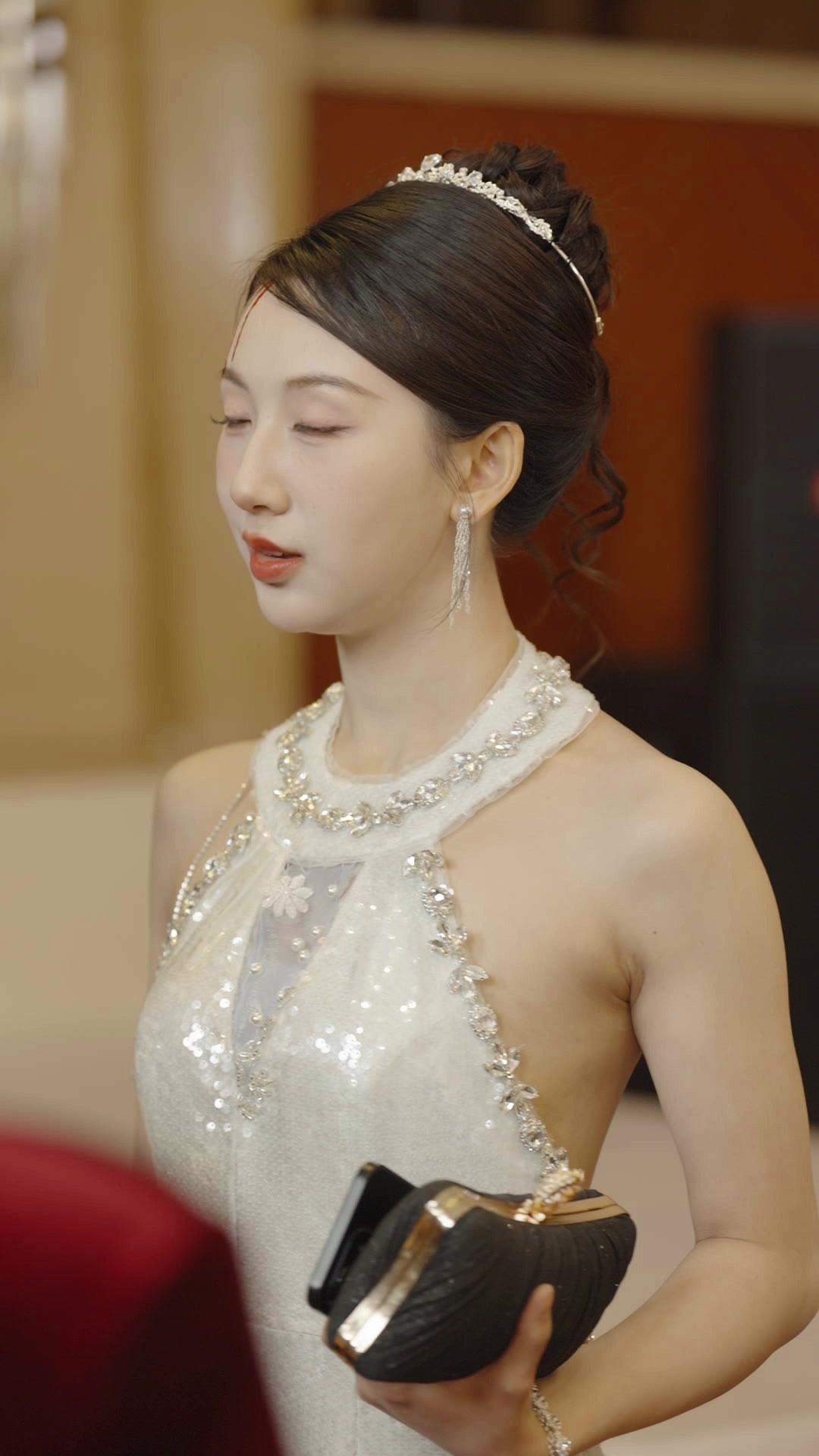 A Tia da Cantina É a Verdadeira Chefe