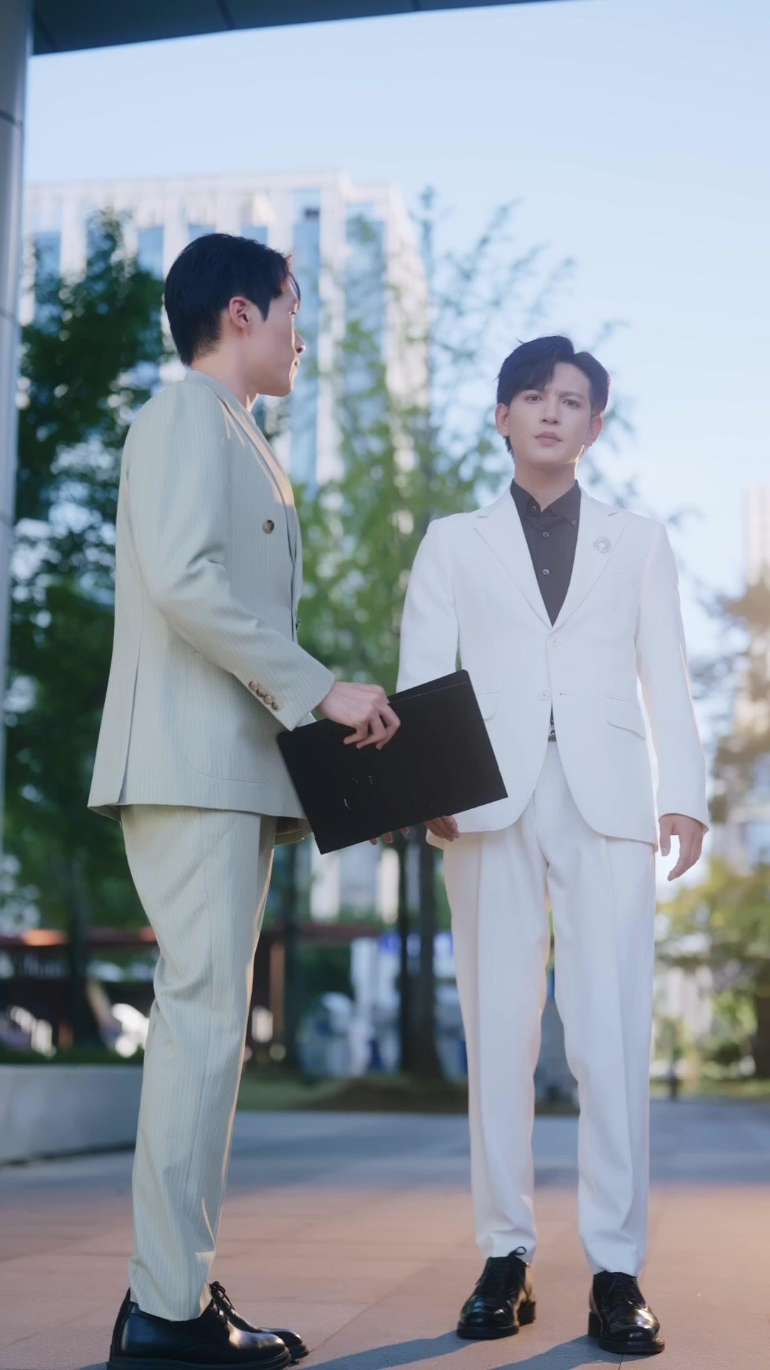 OMG! My "Doctor" Is a Billionaire!