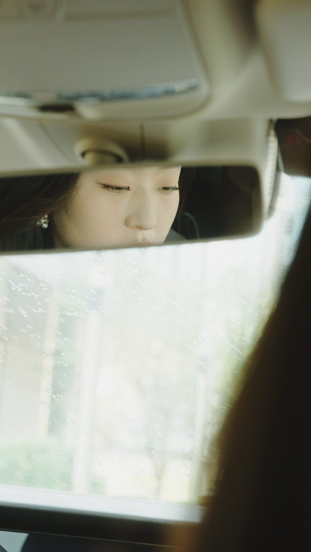 Sayap Terkandas, Pedang Terhunus