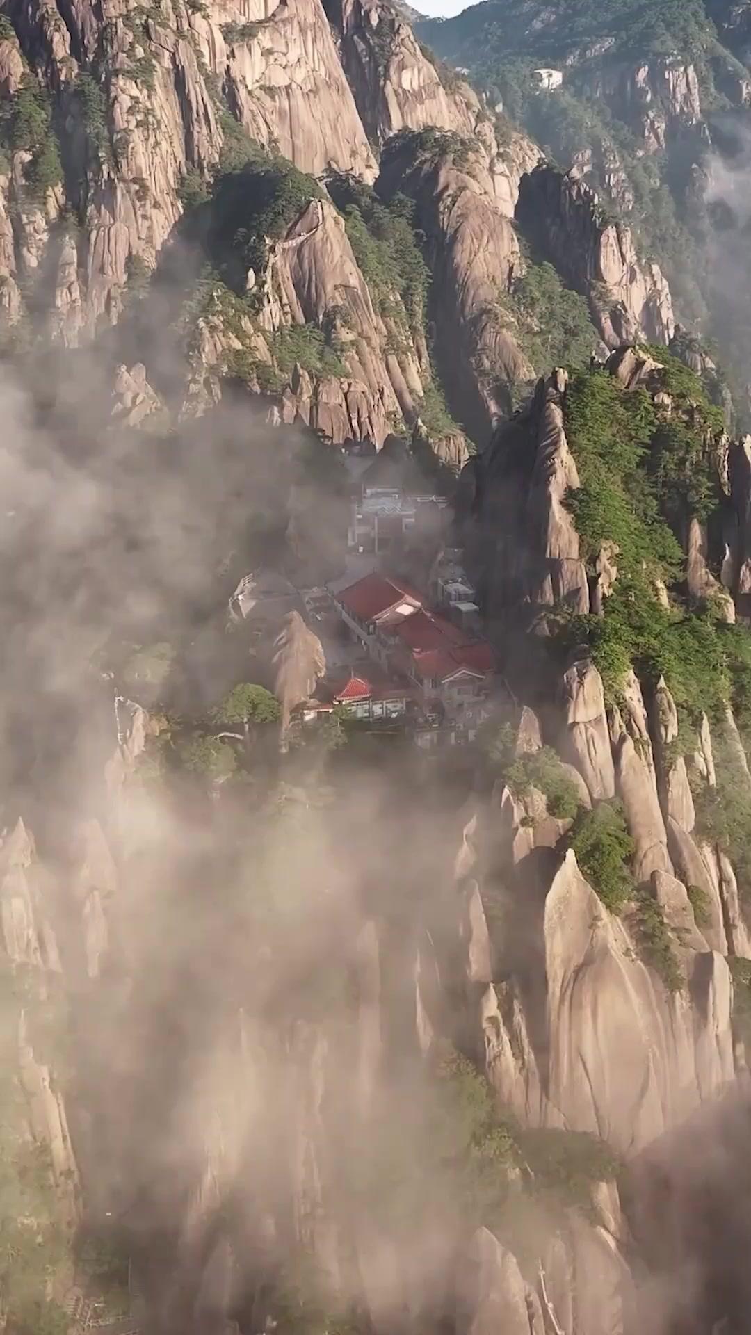 صغيرة لكنها ليست سهلة المنال، فهي سيدة القوة