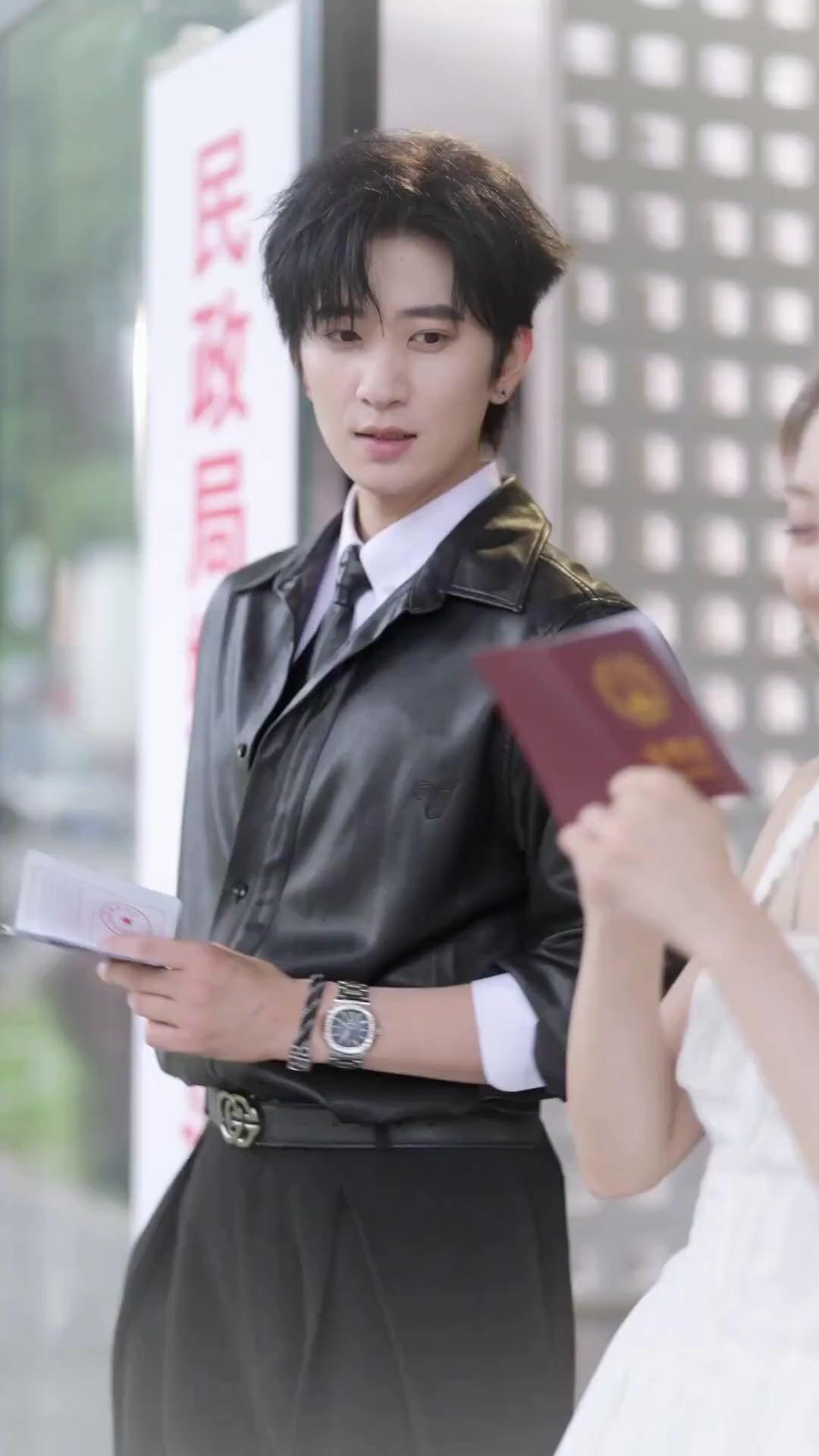 (พากย์เสียง) แต่งเพราะพี่ หย่าเพื่อพี่