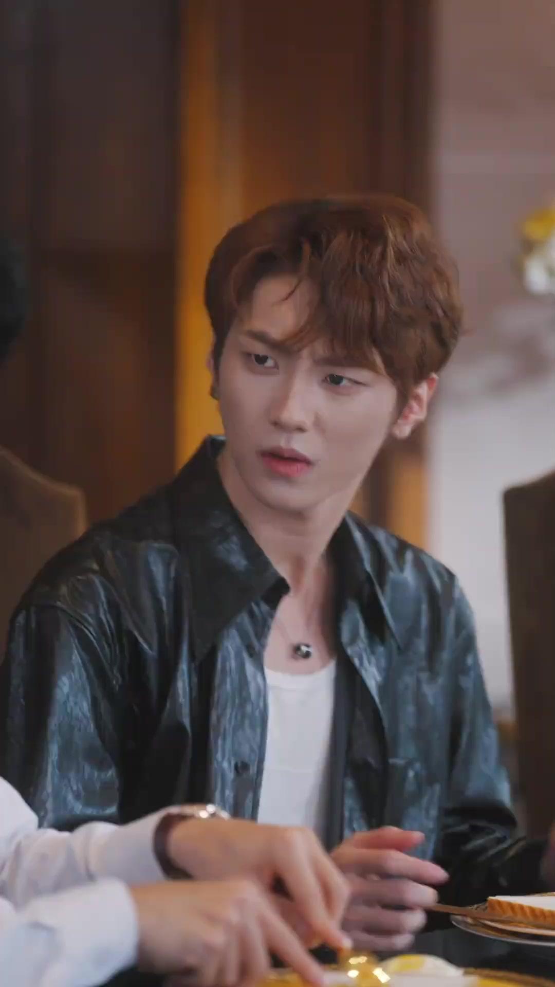 Bước Trong Sương Đêm