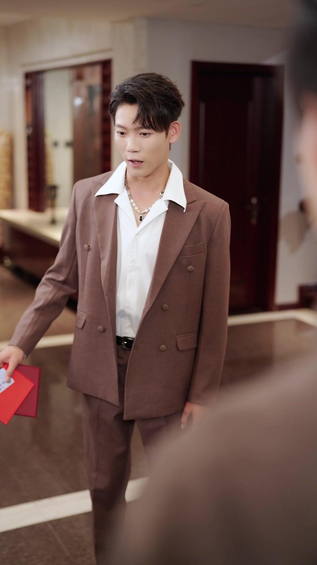 Help! My Contract Husband Is a Total Dummy