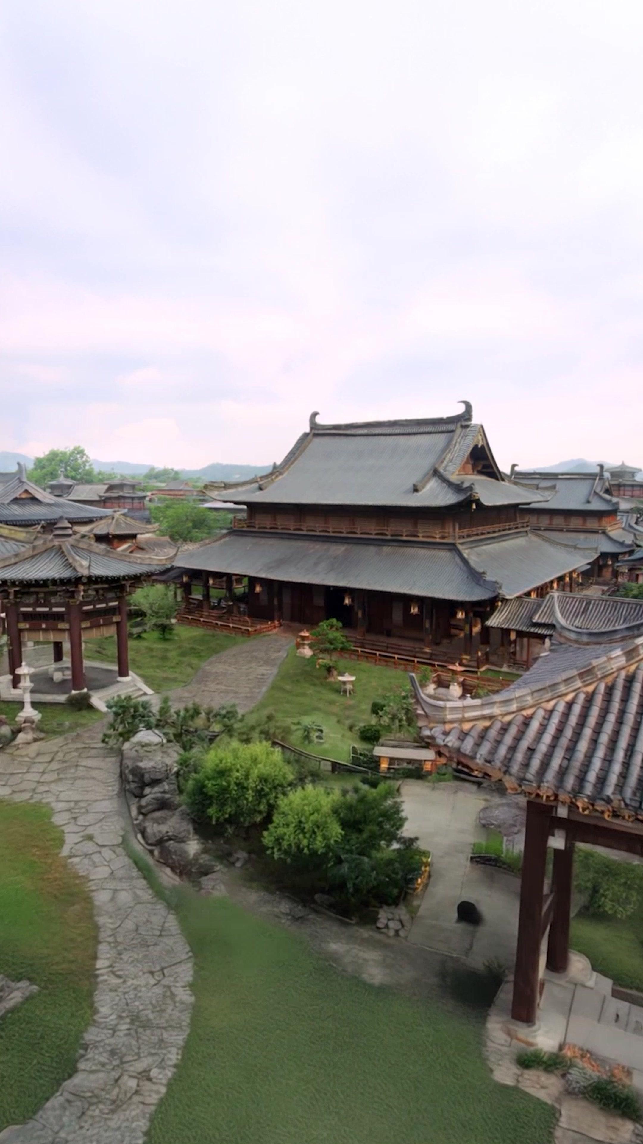 MIROIR BRISÉ, FIN DE L'ÉCLAT