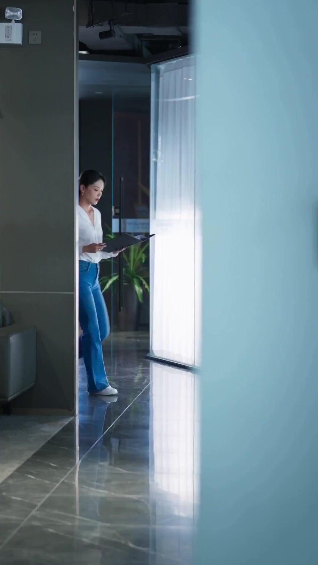 (Dubbed) He Cheated on the CEO?!