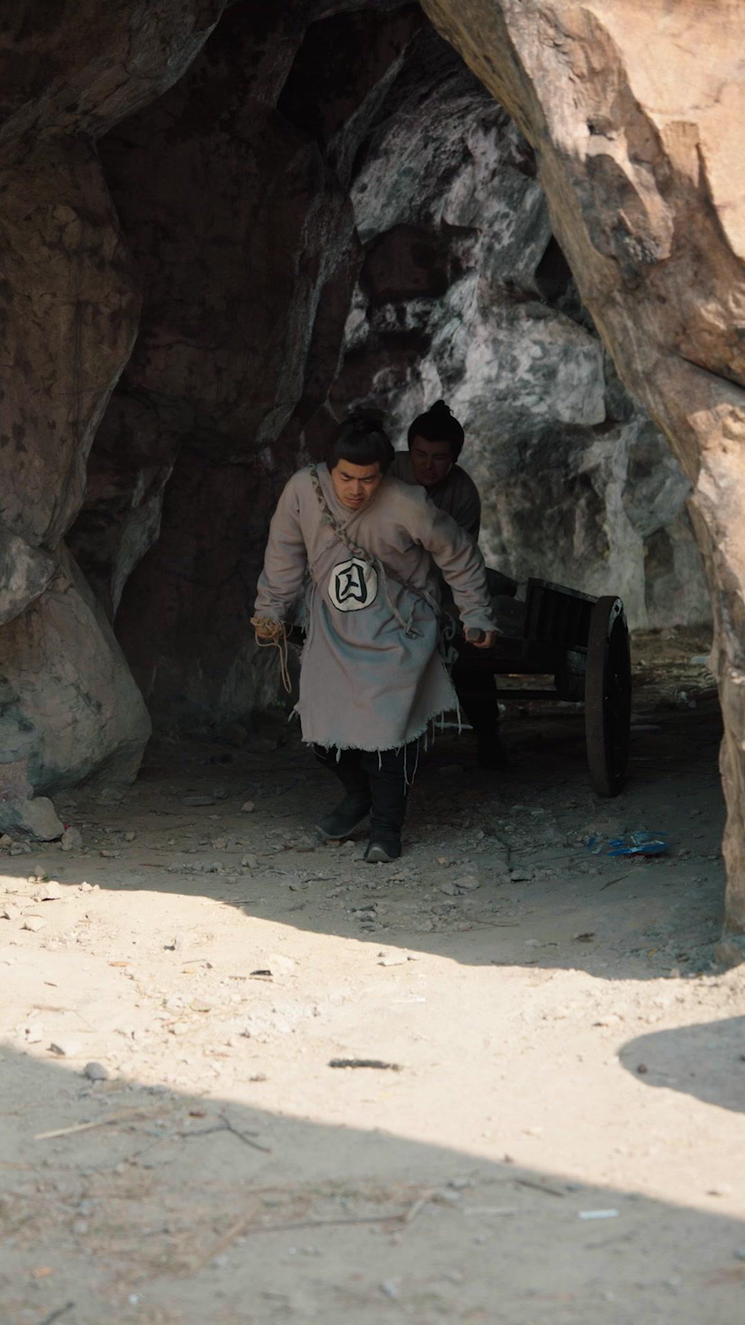 昏君，你的皇位我要了