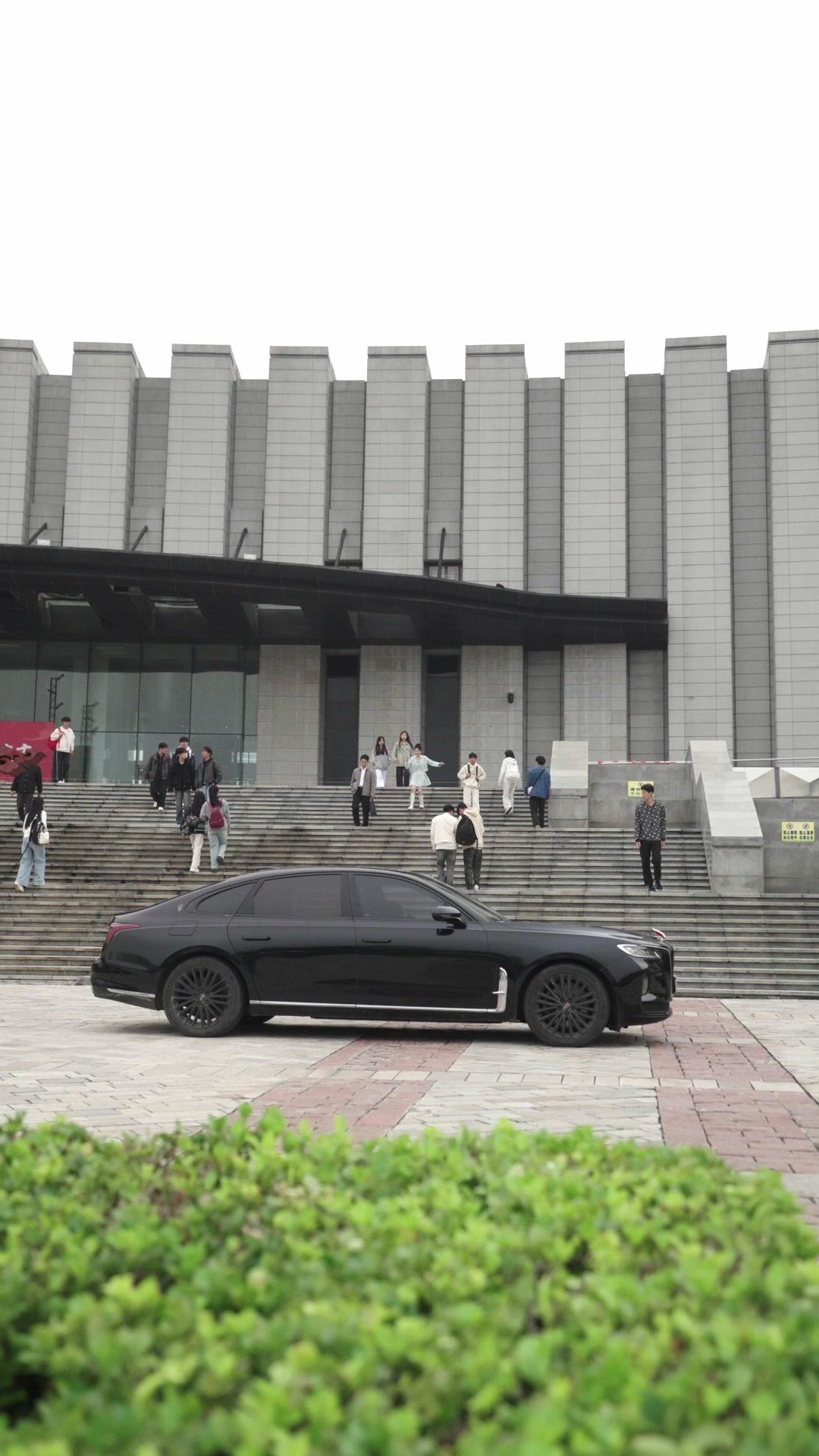 Kekuasaanku Bisa Hancurkanmu