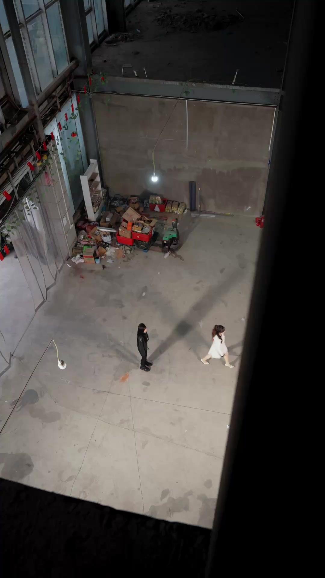 Hati Terkunci, Cinta Datang