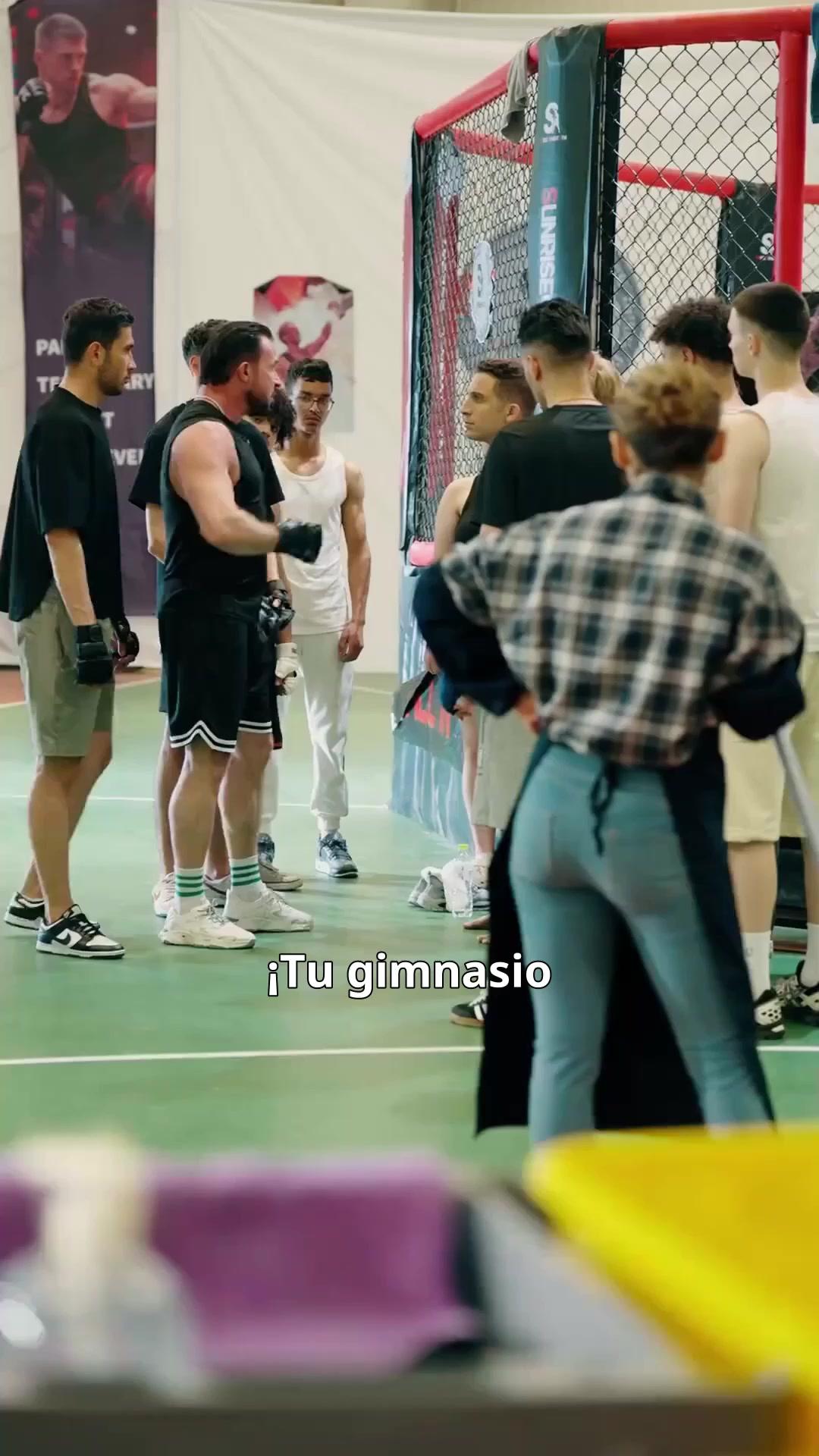 (Doblado) Los puños del engaño