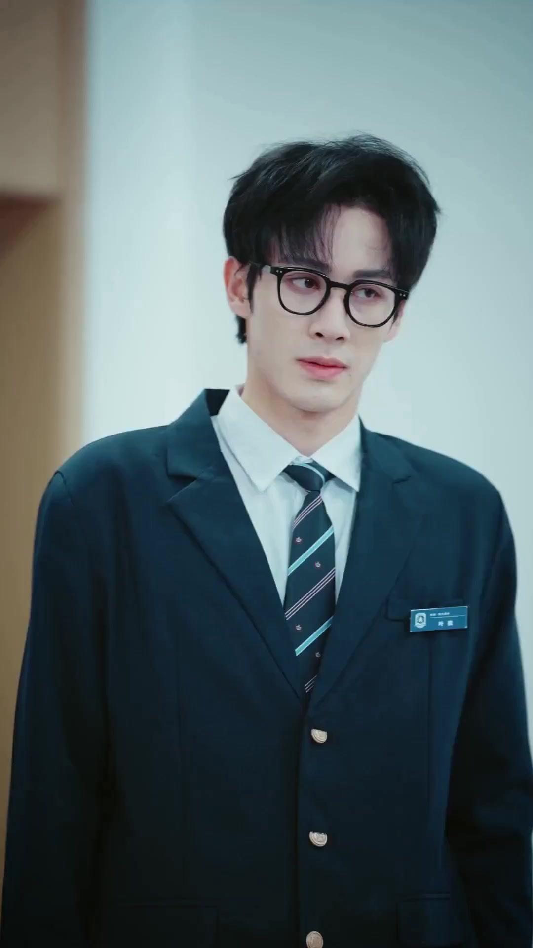 (مدبلج) الطالب المنتقل الأسطوري