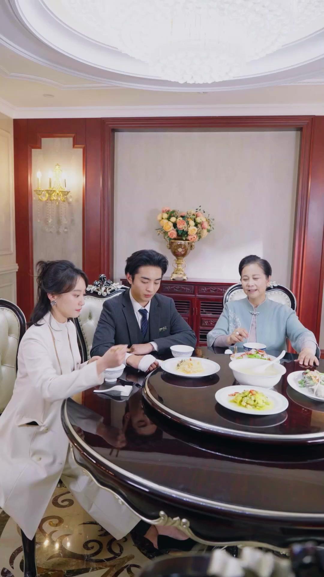 OUPS ! J’AI ÉPOUSÉ UN MILLIARDAIRE.