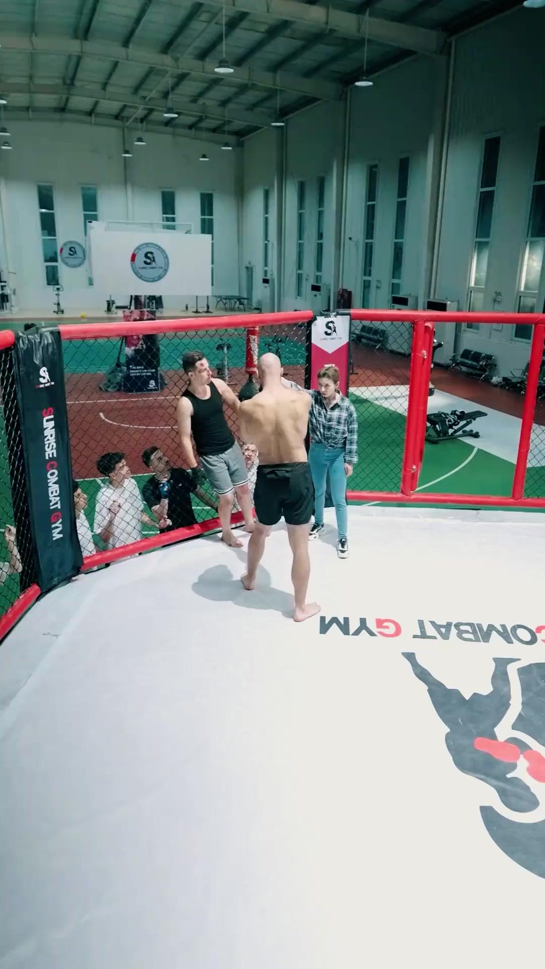 (Dublagem)Punhos de Vingança: Ela & Ele