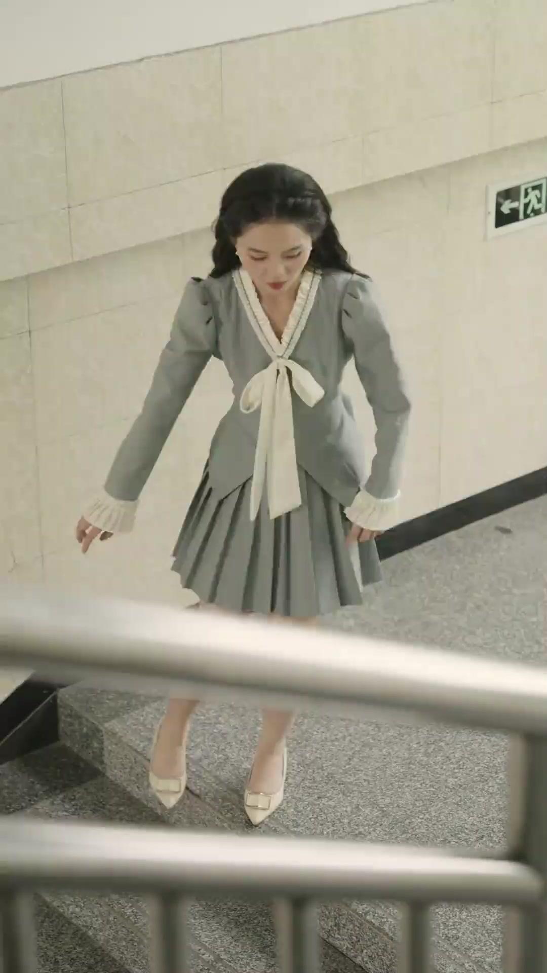 (Dublagem)Da Sombra à Rainha