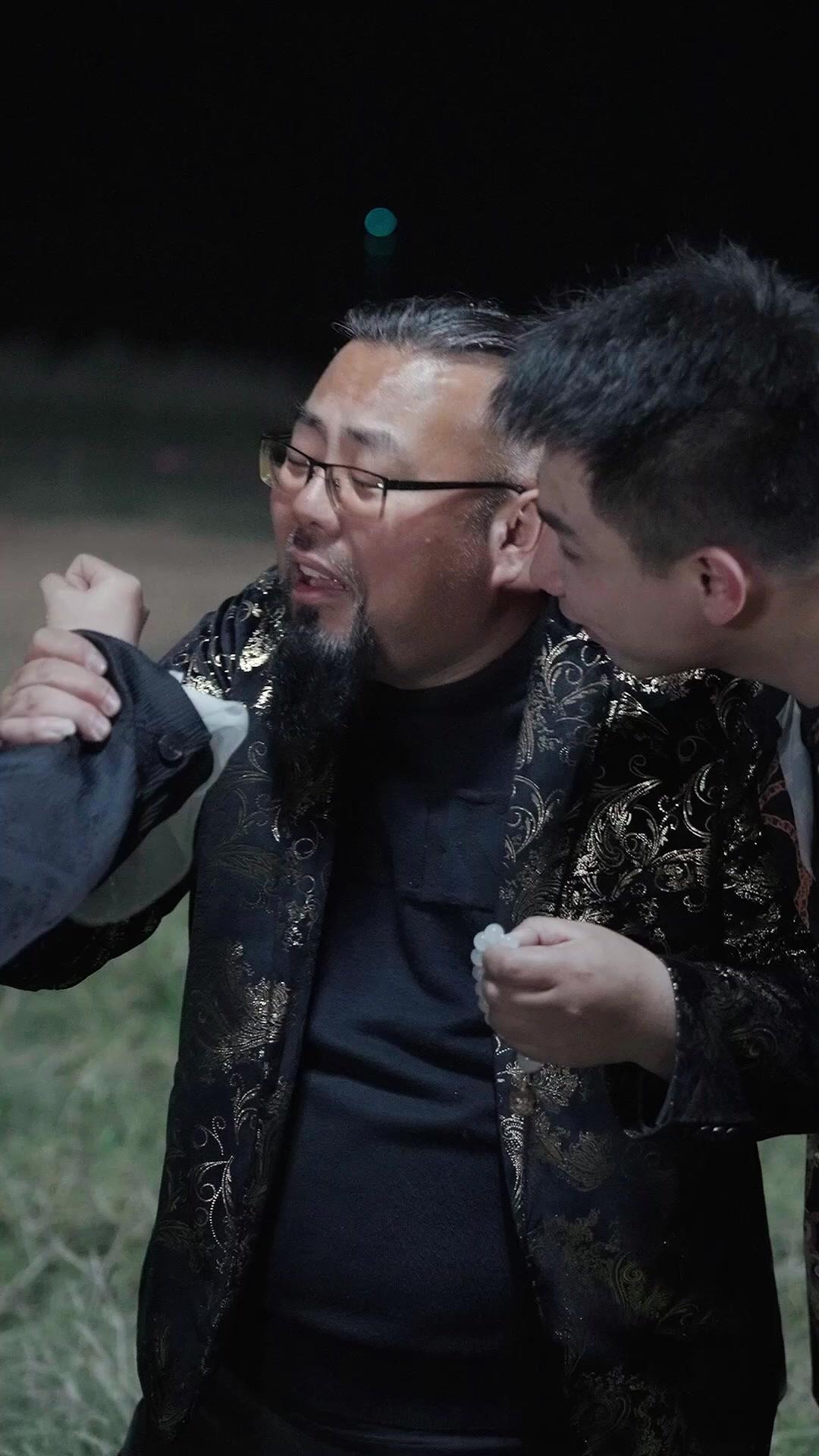 EMBRASSE-MOI JUSQU'À DEMAIN