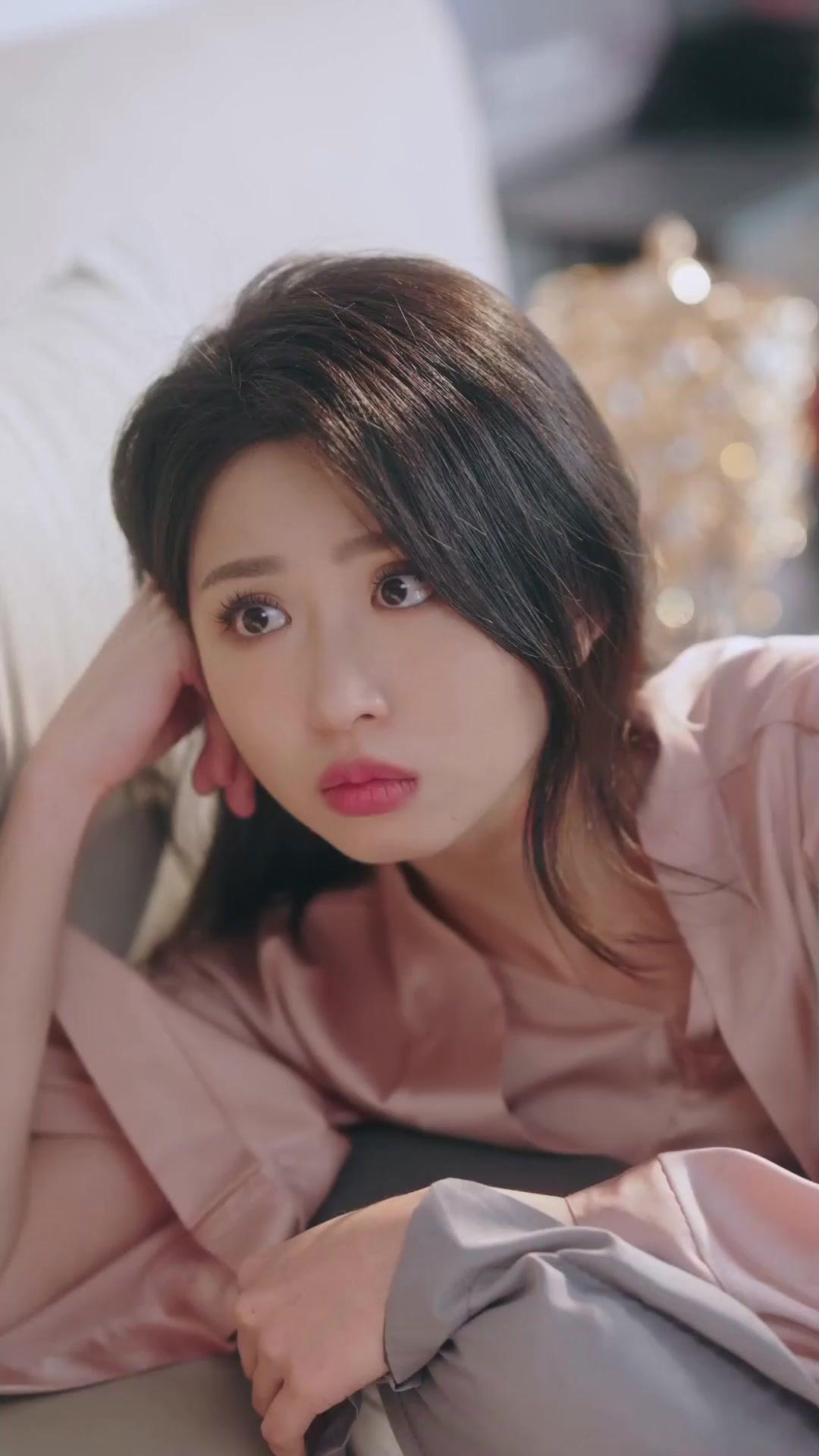 TRAQUÉES PAR L'AMOUR