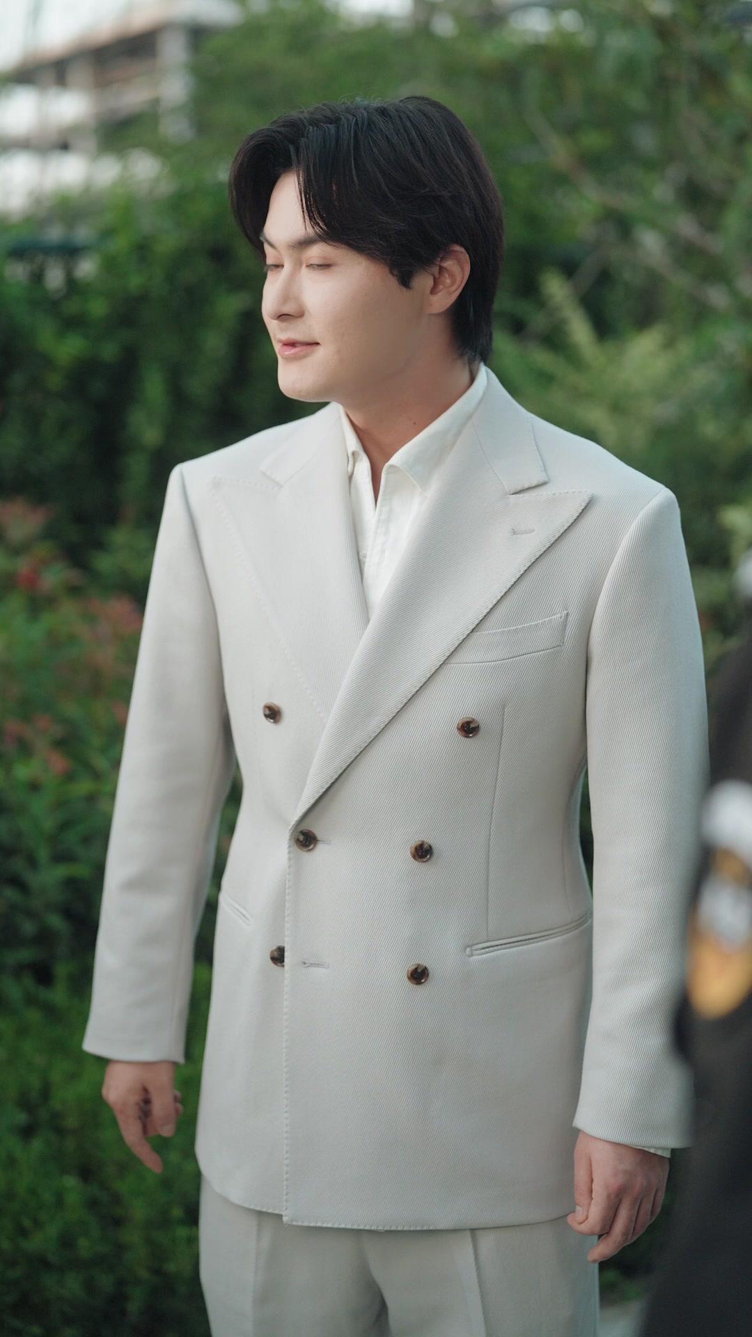 MARI PAR CONTRAT : MI-MILLIARD