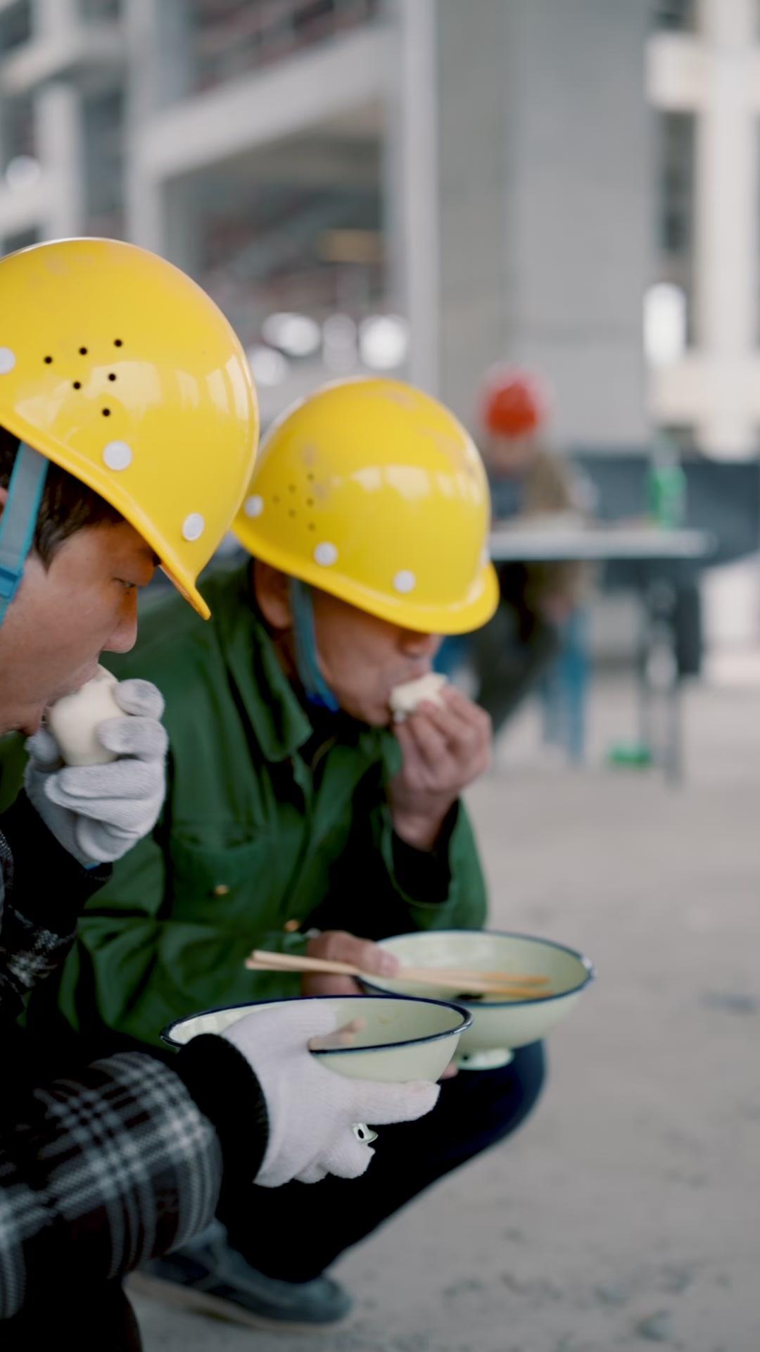 ¡El heredero tomará cartas!